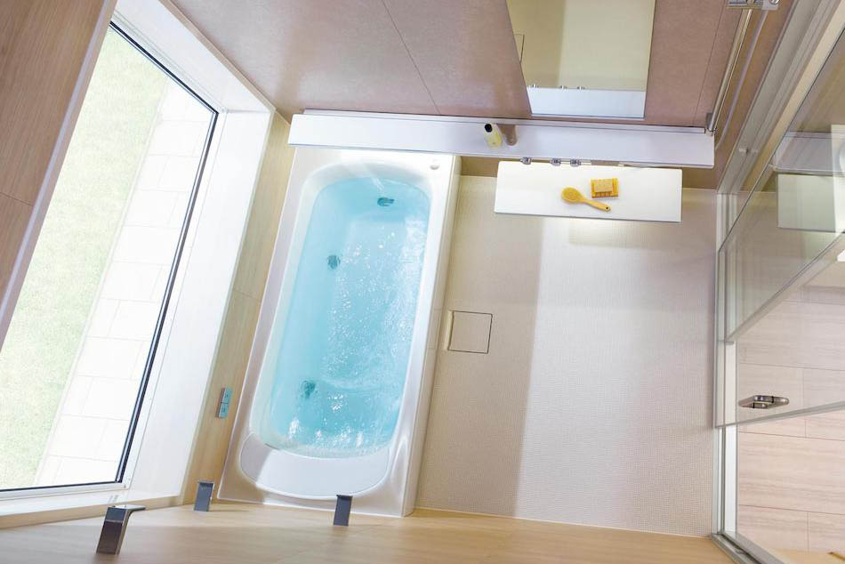 リフォーム後の天井から見下ろした浴室の画像です